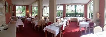 Le Troncais Hotel